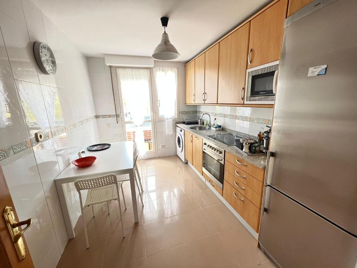 Apartment Pool And Confort 3 Y Garaje By *